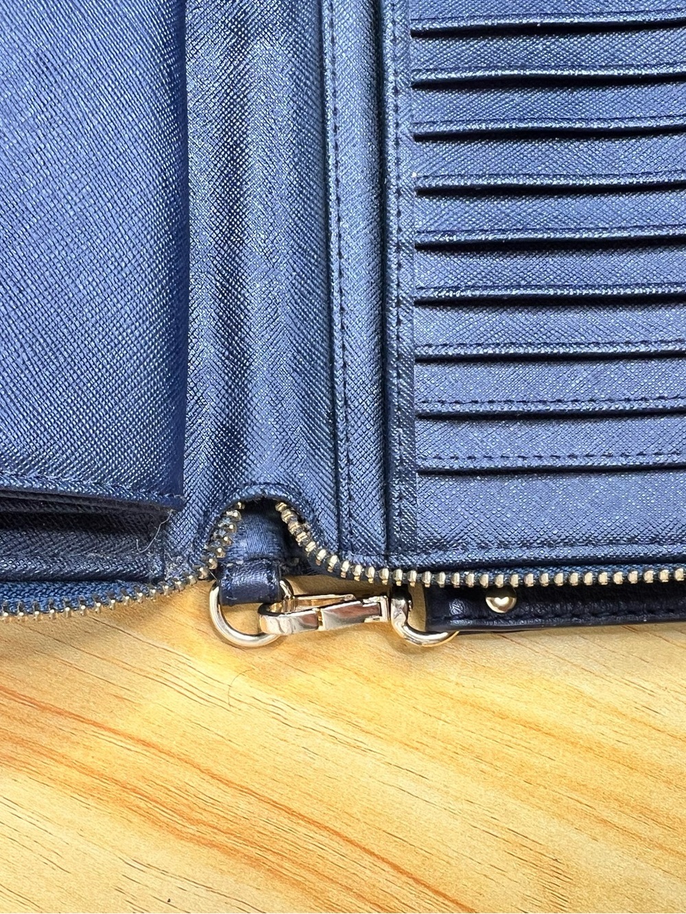 Michael Kors Jet Set Continental Zip Around Wallet/Wrist - Picture 11 of 16